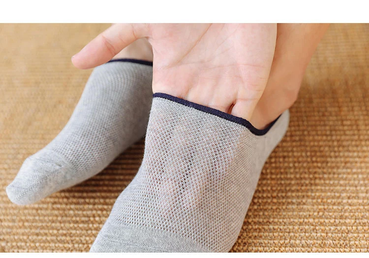 Summer Mesh Men′s Invisible Breathable Hollow out Casual Solid Silicone Anti Stripping Cotton Boat Socks