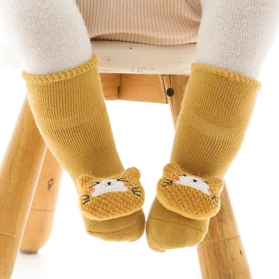 Chaussettes de sol épaissies pour bébé en éponge d'automne et d'hiver