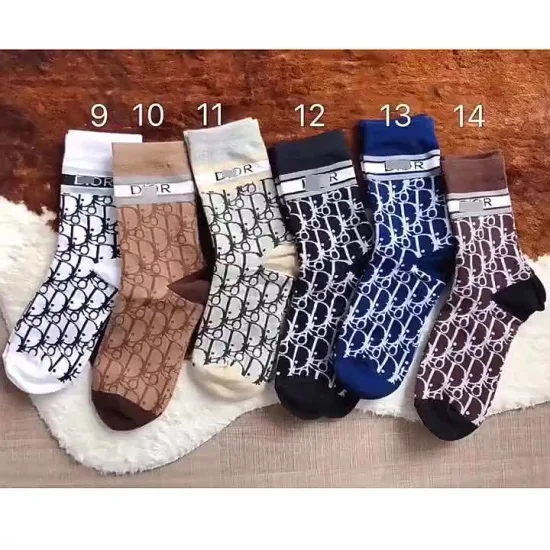 Chaussettes de sport de basket-ball cool pour hommes Personnalisez l'équipage Bonne chaussette élastique Semelle en coton chaud avec éponge