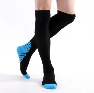 Chaussettes de sport personnalisées pour hommes 20-30 Mmhg Chaussettes de compression athlétiques hautes pour hommes et femmes