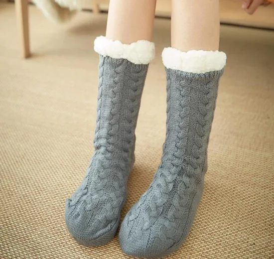 Noël dames chaussettes thermiques femmes hiver en peluche doux sol femme anti-dérapant Grip pantoufles floue moelleux chaussette courte