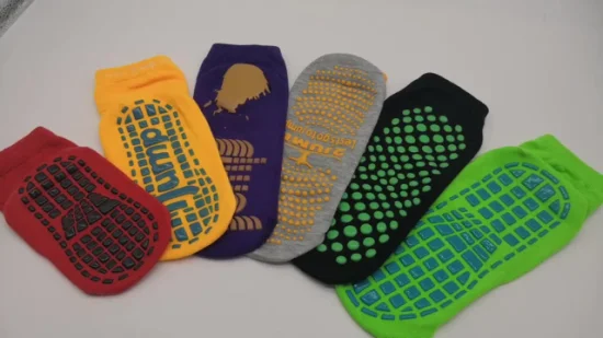 Chaussettes anti-dérapantes personnalisées pour enfants en gros