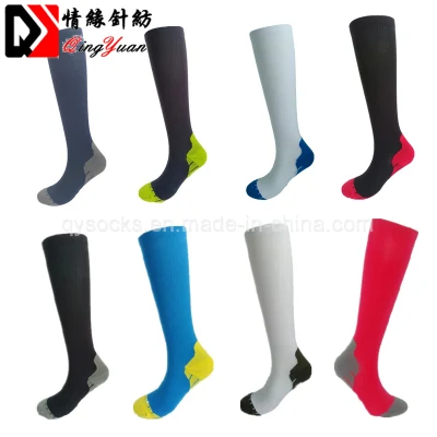 Chaussettes de sport hautes au genou de conception personnalisée pour hommes de haute qualité